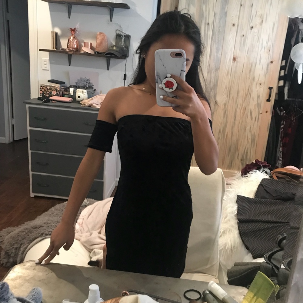 forever 21 black velvet bodycon dress